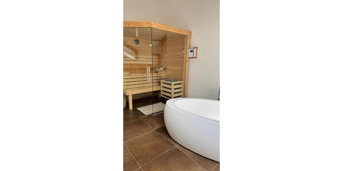 Teilmöbliert: Repräsentatives EFH in Habichtswald mit EBK, Sauna und Kamin 4 zimmer