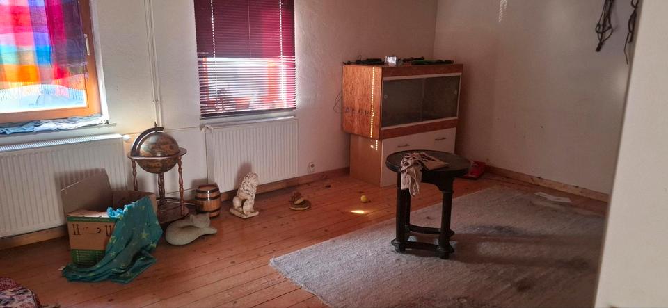 Hochparterre Ahnatal - 6 Zimmer, 140 m&sup2;, 1.200&euro; | Angebot:26581586