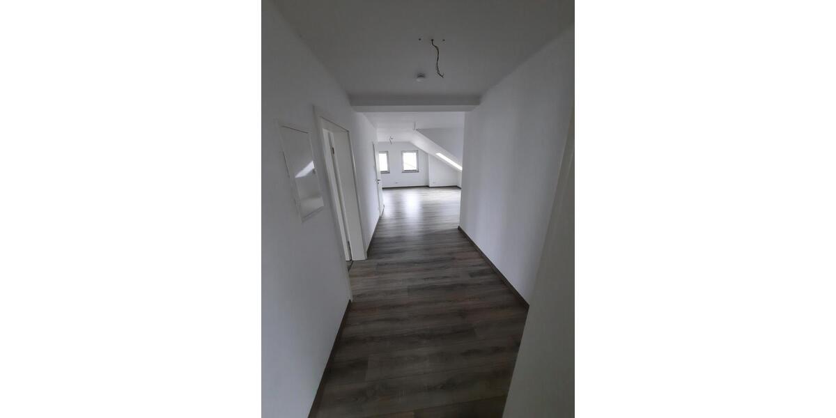 Dachgeschoßwohnung Baunatal - 3 Zimmer, 76 m&sup2;, 265.000&euro; | Angebot:24814898