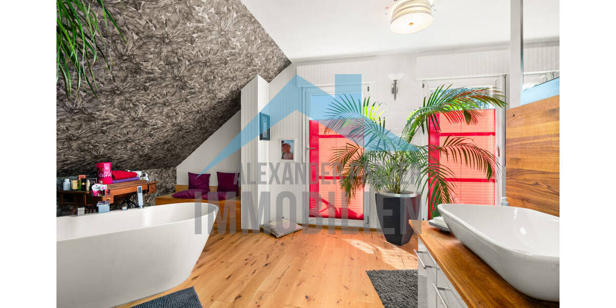 Einfamilienhaus Grebenstein Burguffeln - 9 Zimmer, 303 m&sup2;, 579.000&euro; | Angebot:26293049
