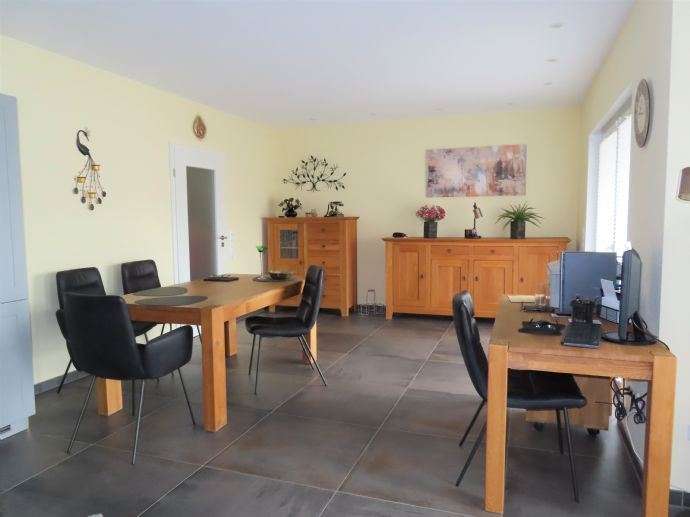 Etagenwohnung Niestetal - 3 Zimmer, 100 m&sup2;, 1.400&euro; | Angebot:26948079