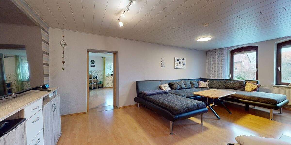 Doppelhaushälfte Gudensberg Obervorschütz - 9 Zimmer, 240 m&sup2;, 199.000&euro; | Angebot:25735119