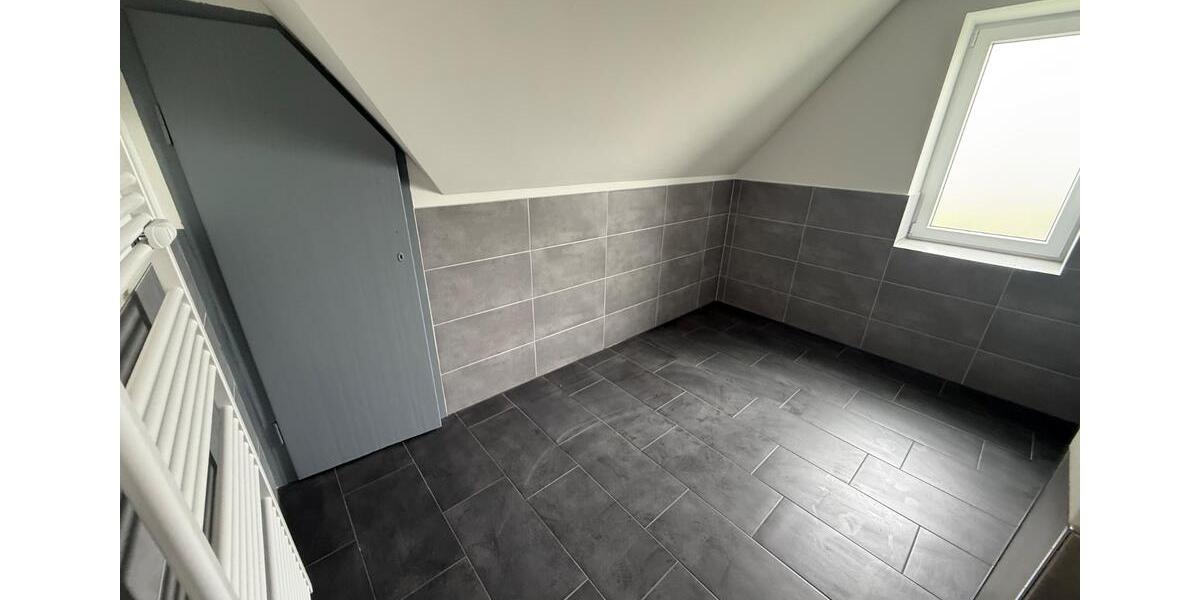 Dachgeschoßwohnung Kassel Niederzwehren - 2 Zimmer, 70 m&sup2;, 800&euro; | Angebot:26431504