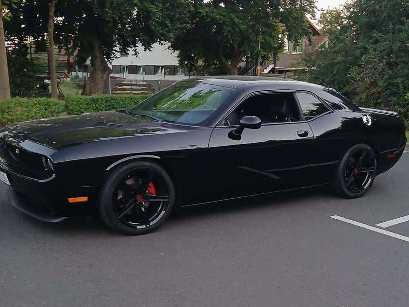 Dodge Challenger 83.000 km 24.500 € Kassel 34123