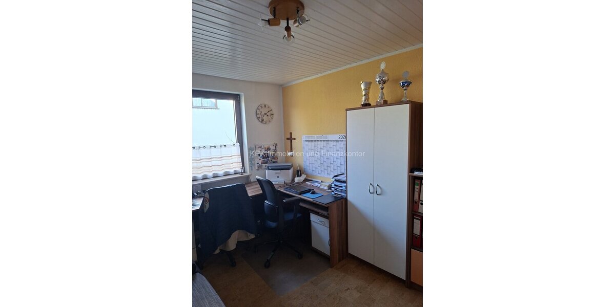 Attraktives Renditeobjekt in Vellmar - Gepflegtes Anlagejuwel mit großzügigem Raumangebot - Mehrfamilienhaus, Wohnhaus Vellmar | Angebot:25756442