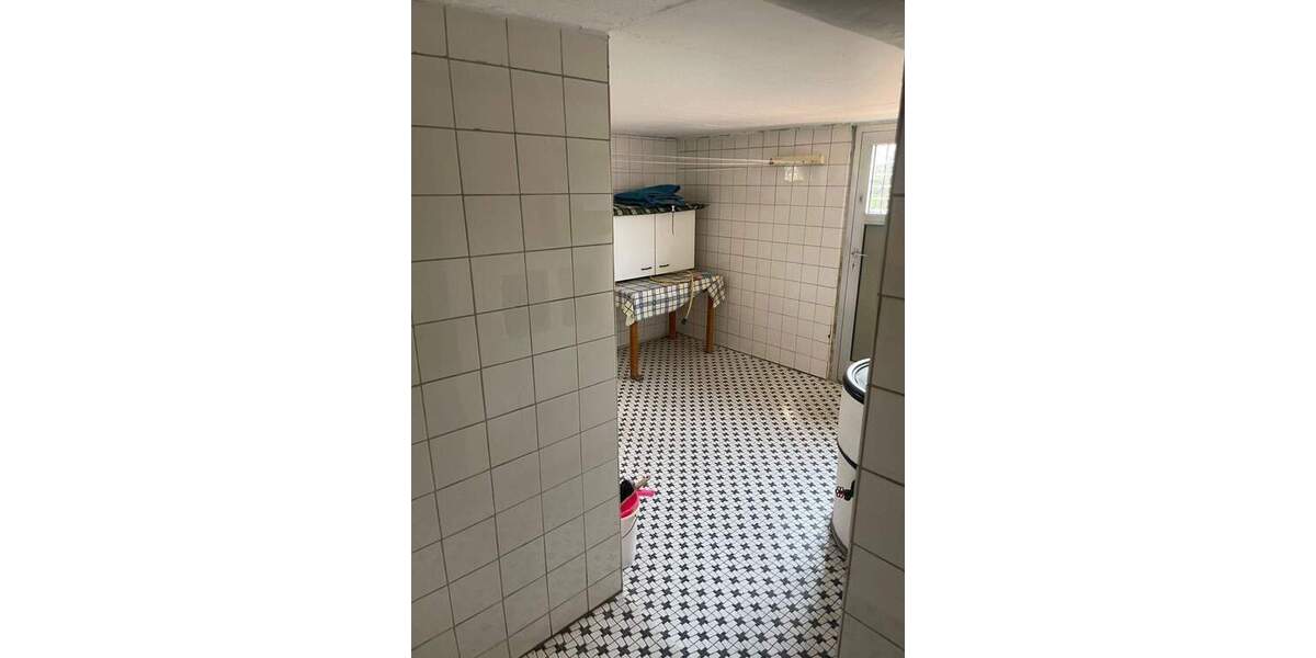 Zweifamilienhaus mit Potential in ruhiger Lage von Kassel-Lindenberg 7 zimmer