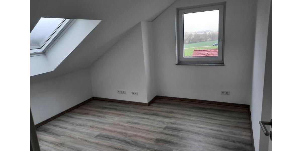 Dachgeschoßwohnung Baunatal - 3 Zimmer, 76 m&sup2;, 265.000&euro; | Angebot:24814898