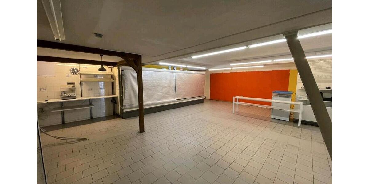 Einfamilienhaus Hofgeismar - 7 Zimmer, 216 m&sup2;, 119.000&euro; | Angebot:27108640