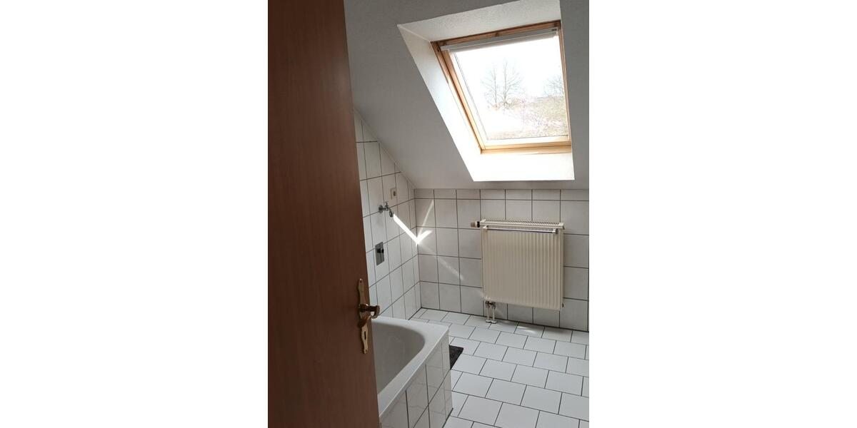 Dachgeschoßwohnung Niedenstein - 2 Zimmer, 58 m&sup2;, 340&euro; | Angebot:26047247