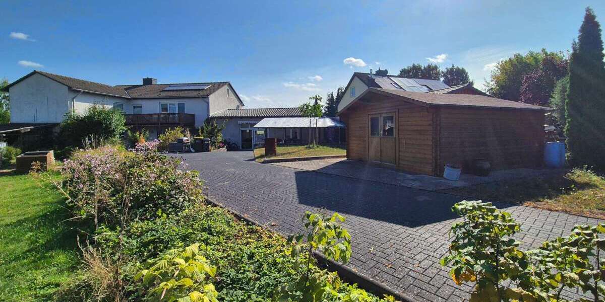 Einfamilienhaus Calden - 9 Zimmer, 260 m&sup2;, 289.000&euro; | Angebot:25332882