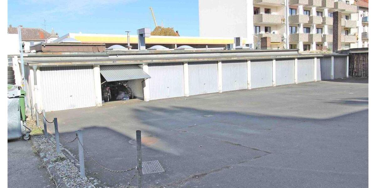 Bad Wilhelmshöhe! Bebautes Grundstück mit 17 Garagen, Wohnhaus und Gewerbeeinheit zimmer