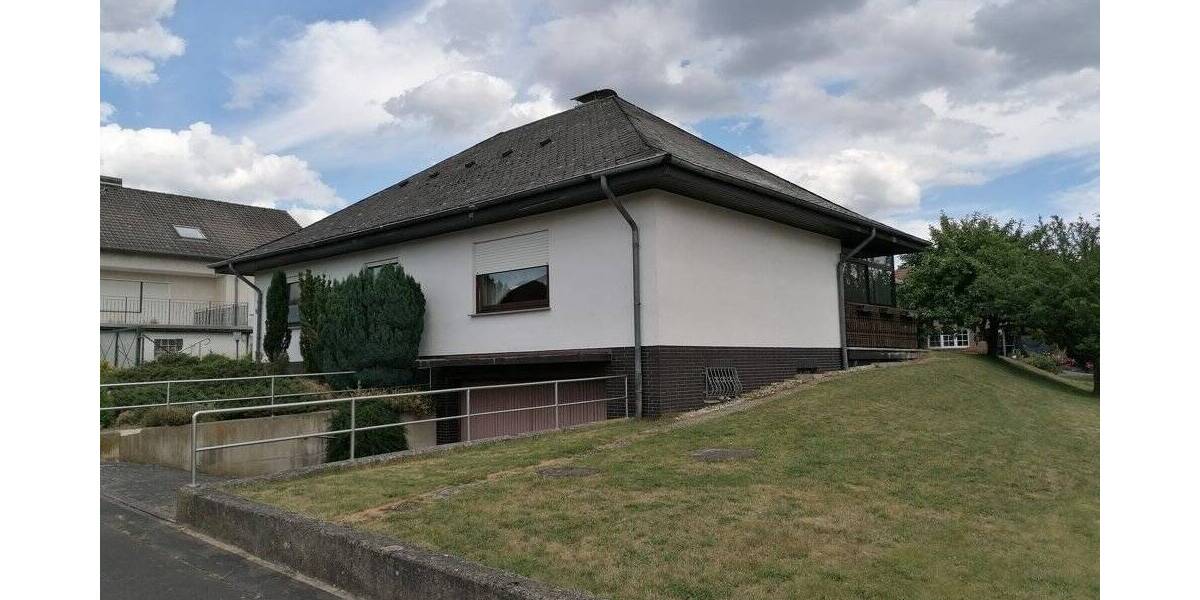 Einfamilienhaus Fritzlar / Cappel Cappel - 8 Zimmer, 267 m&sup2;, 275.000&euro; | Angebot:25741004