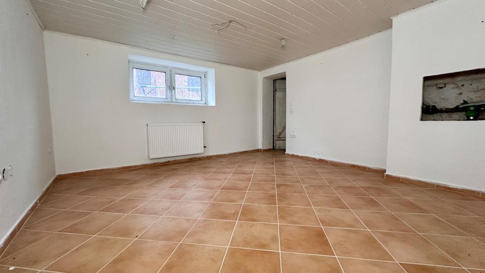 Einfamilienhaus Wolfhagen - 7 Zimmer, 200 m&sup2;, 980&euro; | Angebot:26136504