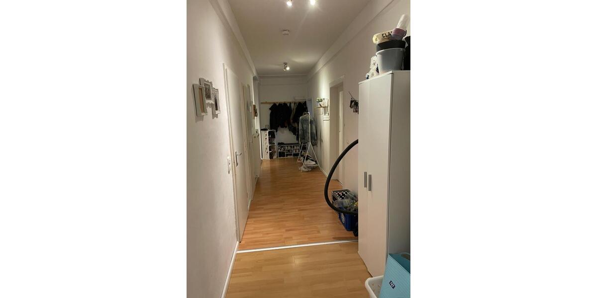 Dachgeschoßwohnung Kassel Vorderer Westen - 16 Zimmer, 280 m&sup2;, 800.000&euro; | Angebot:25907751