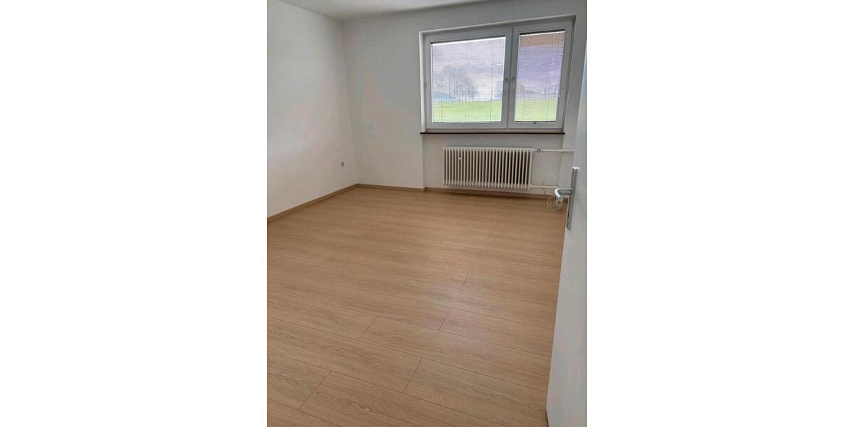 Einfamilienhaus Naumburg - 6 Zimmer, 170 m&sup2;, 1.000&euro; | Angebot:26073511