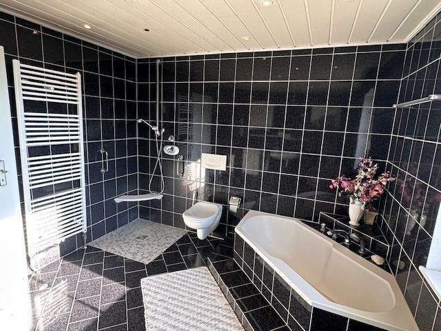 Einfamilienhaus Gudensberg Obervorschütz - 7 Zimmer, 285 m&sup2;, 595.000&euro; | Angebot:25929124