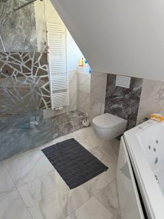 Einfamilienhaus Melsungen - 5 Zimmer, 145 m&sup2;, 320.000&euro; | Angebot:26760340