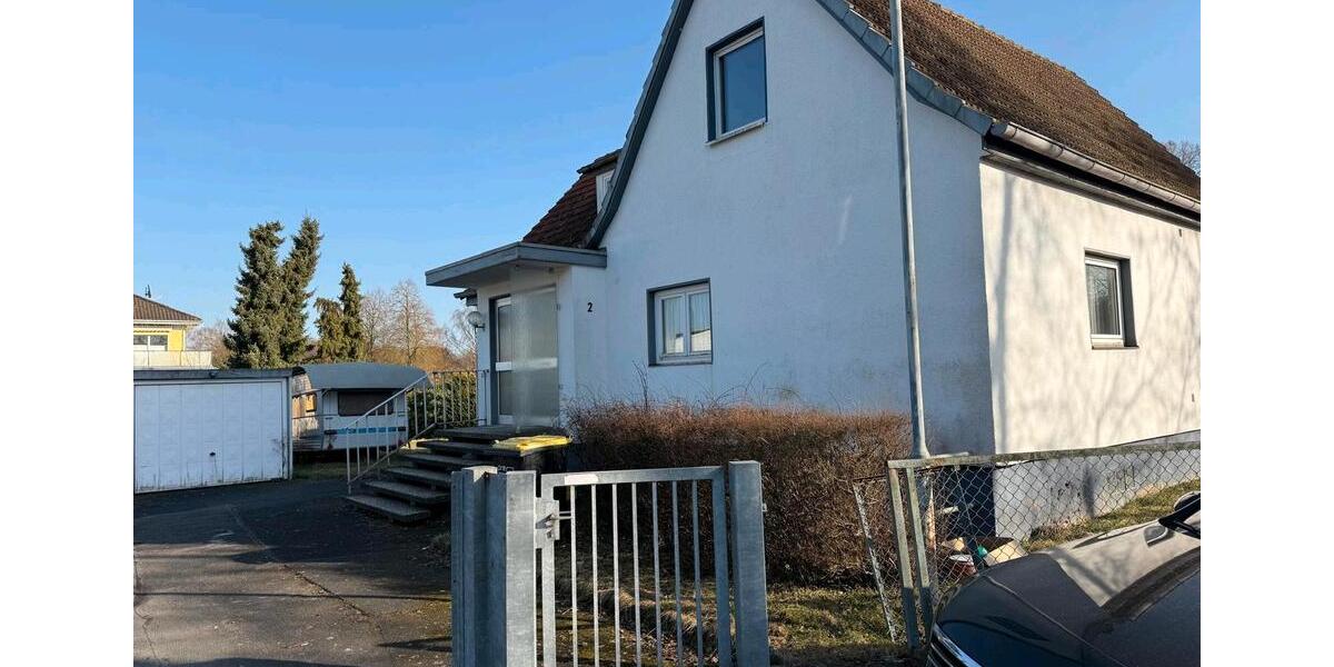 Einfamilienhaus Hofgeismar - 7 Zimmer, 145 m&sup2;, 160.000&euro; | Angebot:26797023