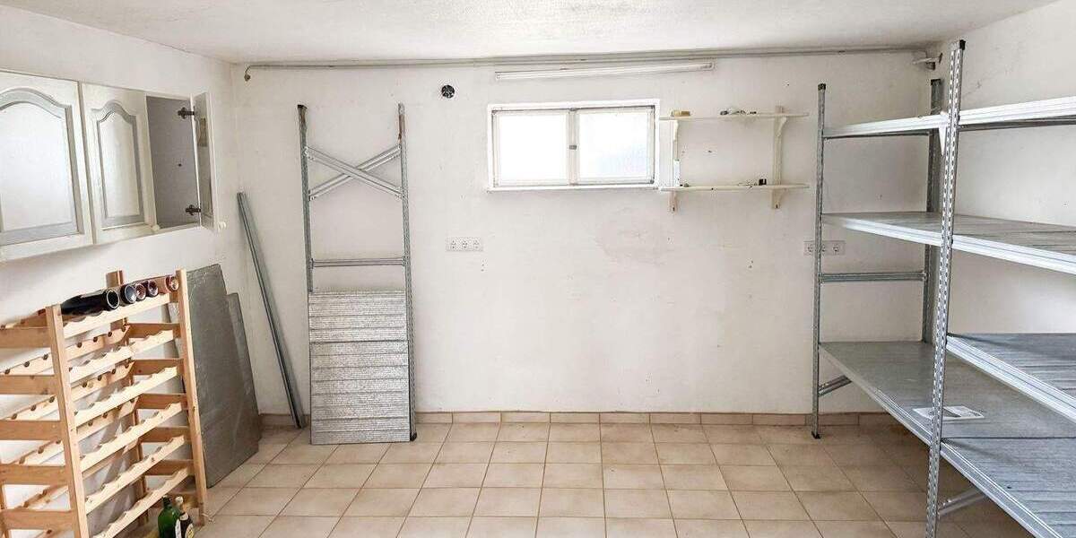 Mehrfamilienhaus, Wohnhaus Kaufungen Niederkaufungen - 5 Zimmer, 180 m&sup2;, 330.000&euro; | Angebot:25314204
