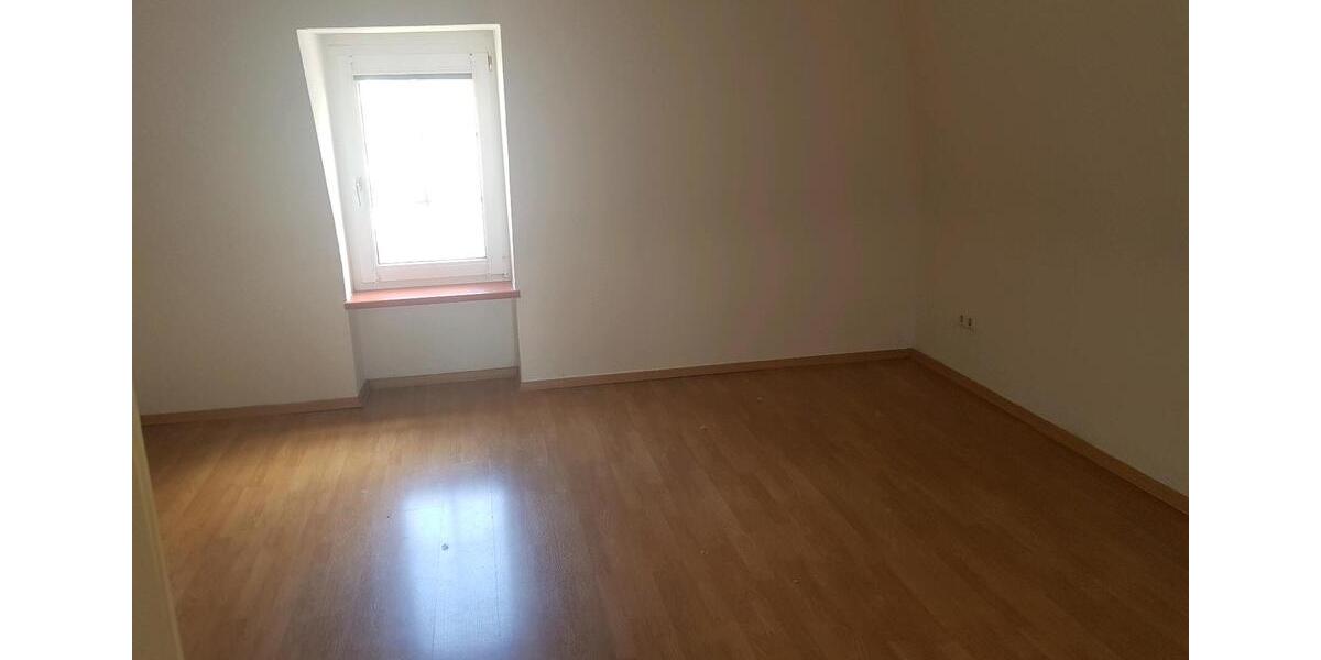 Dachgeschoßwohnung Kassel Fasanenhof - 1 Zimmer, 33 m&sup2;, 365&euro; | Angebot:24767245