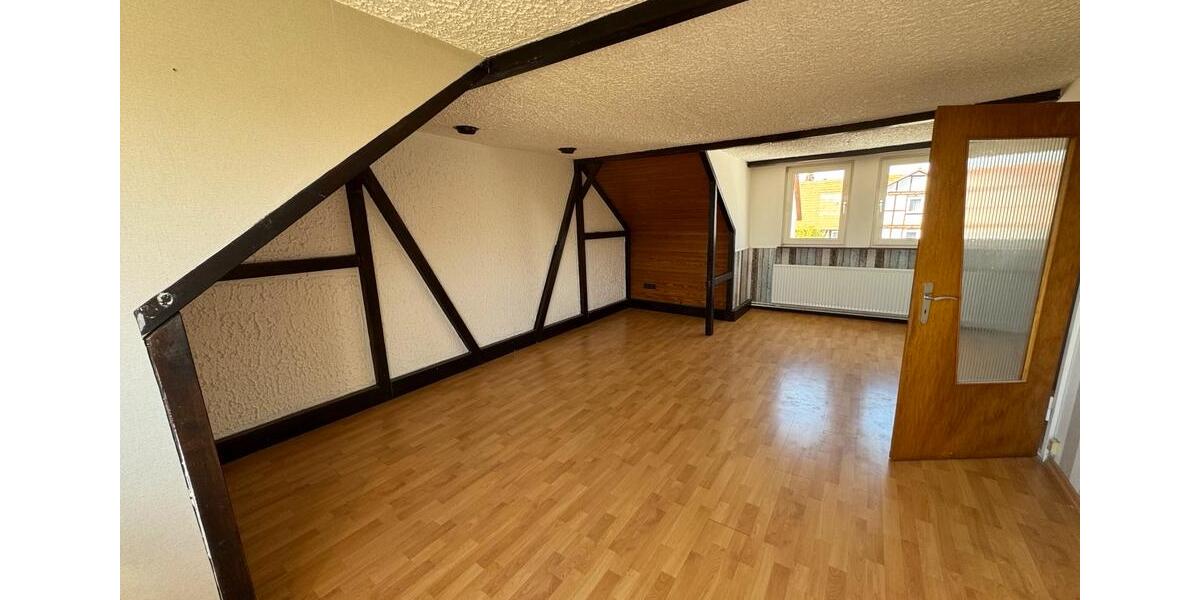 Dachgeschoßwohnung Edermünde - 4 Zimmer, 81 m&sup2;, 650&euro; | Angebot:26129450