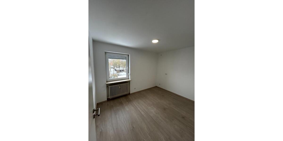 Etagenwohnung Baunatal - 4 Zimmer, 92 m&sup2;, 1.020&euro; | Angebot:25229056