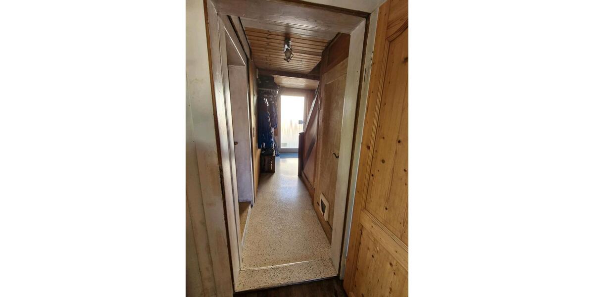 Einfamilienhaus Lohfelden - 6 Zimmer, 140 m&sup2;, 220.000&euro; | Angebot:27005236
