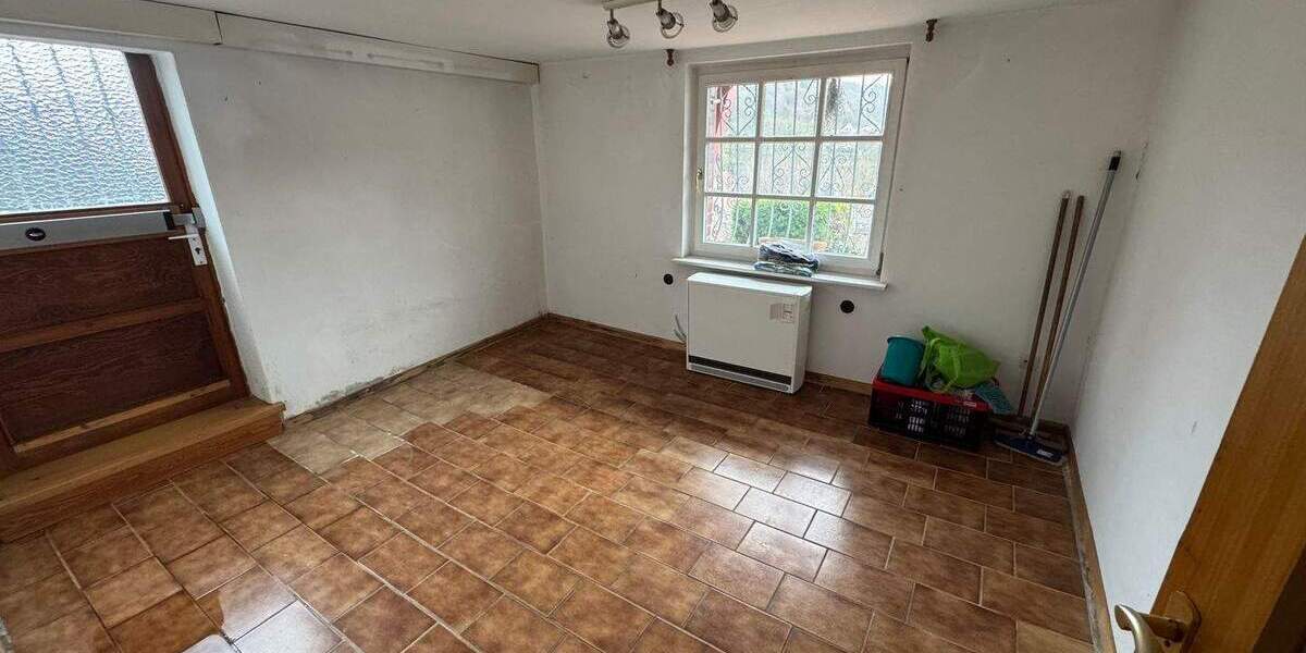 Doppelhaushälfte Helsa - 5 Zimmer, 110 m&sup2;, 145.000&euro; | Angebot:26816459