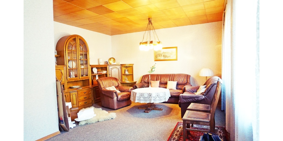 Großer Resthof mit 2 Fam.Haus, Stallungen, Scheune, Garagen & ca. 2.300m² Grundstück - Bauernhaus, Landhaus Wolfhagen | Angebot:26991162