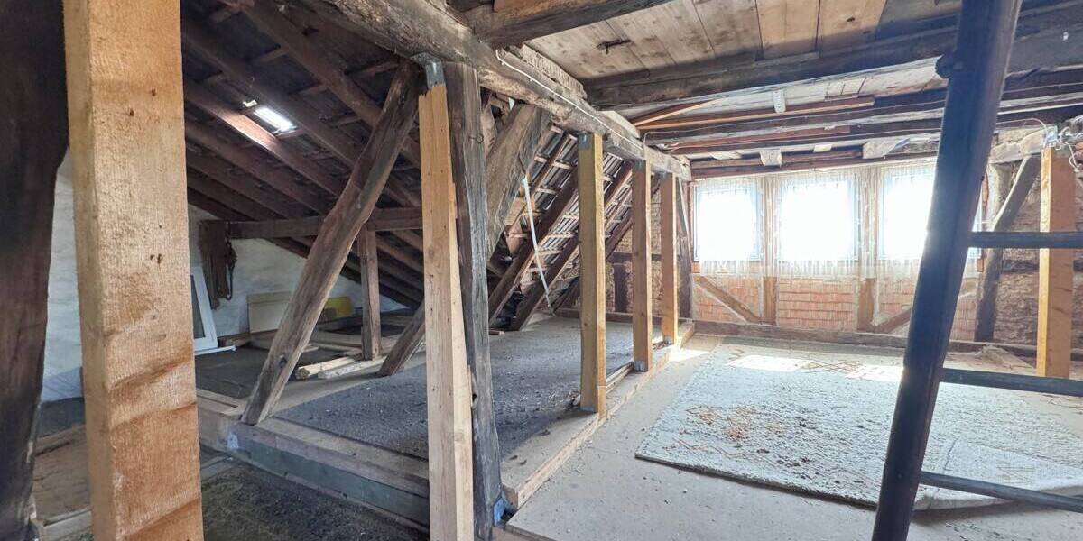Einfamilienhaus Wolfhagen - 9 Zimmer, 210 m&sup2;, 159.000&euro; | Angebot:26657540
