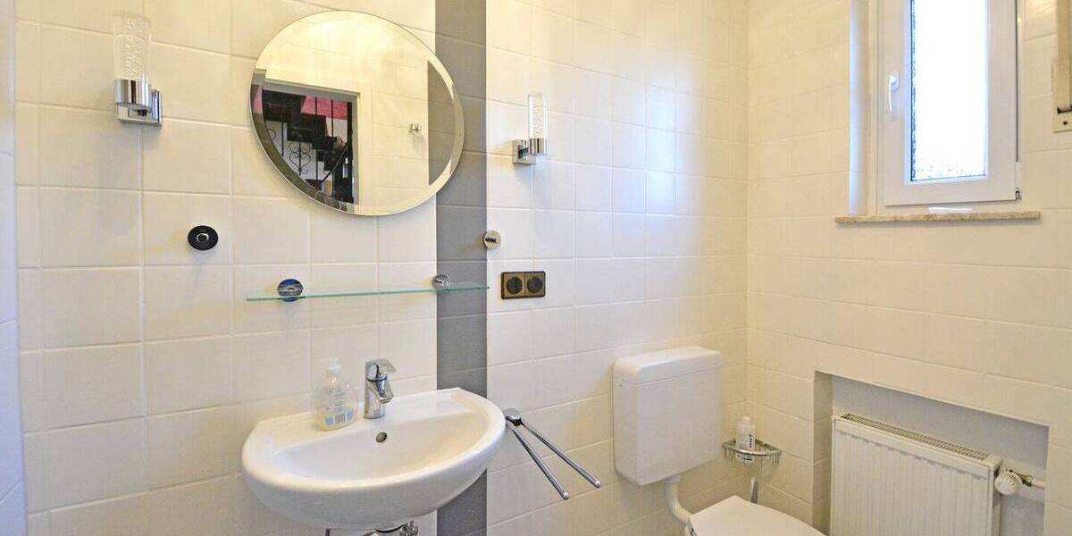Mehrfamilienhaus, Wohnhaus Hofgeismar / Hombressen Hombressen - 9 Zimmer, 245 m&sup2;, 300.000&euro; | Angebot:26851776