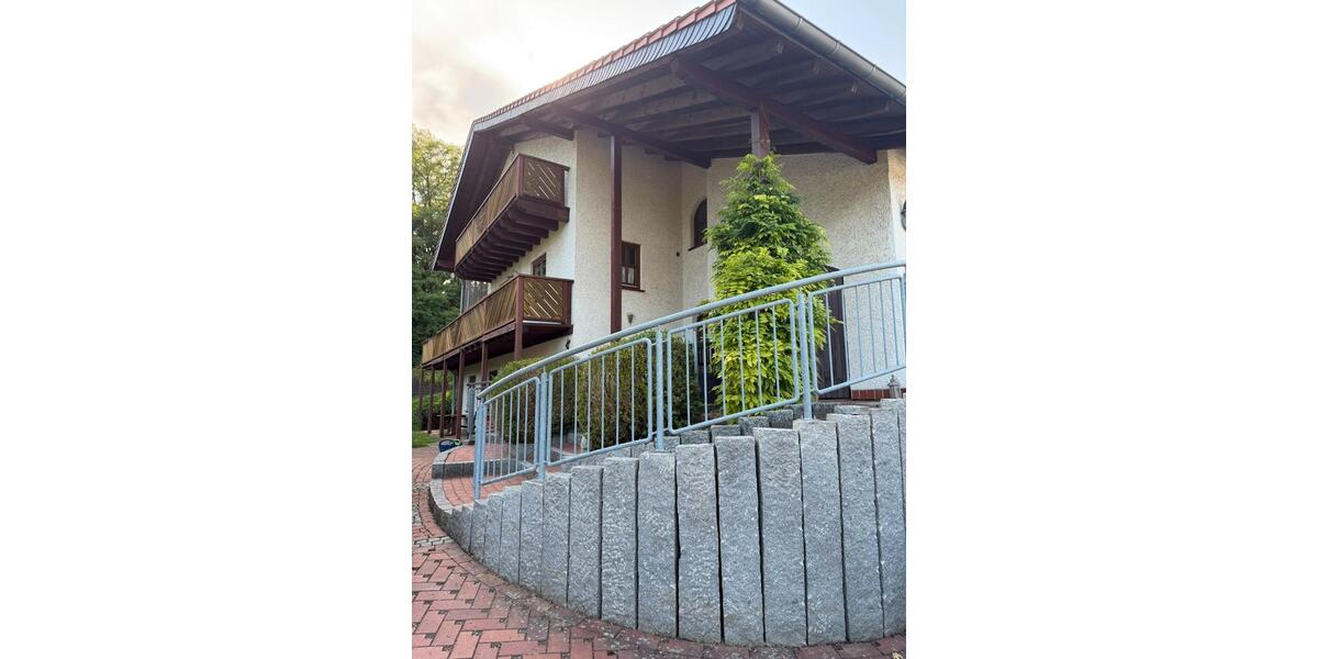 Einfamilienhaus Felsberg - 5 Zimmer, 236 m&sup2;, 350.000&euro; | Angebot:26960077