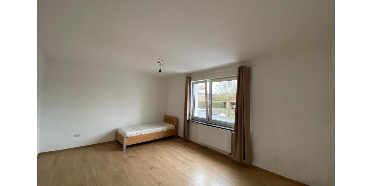 Etagenwohnung Naumburg - 3 Zimmer, 105 m&sup2;, 850&euro; | Angebot:23879472