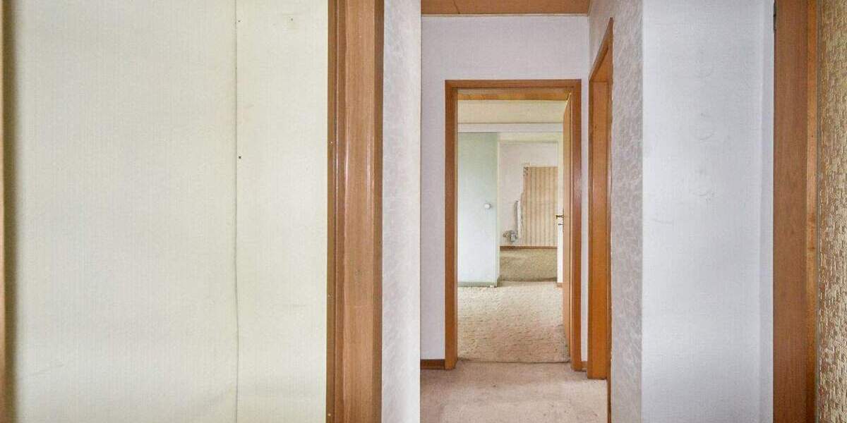 Ruhig gelegenes Zweifamilien-Doppelhaus - Ideal für Familie oder Mehrgenerationenwohnen 8 zimmer