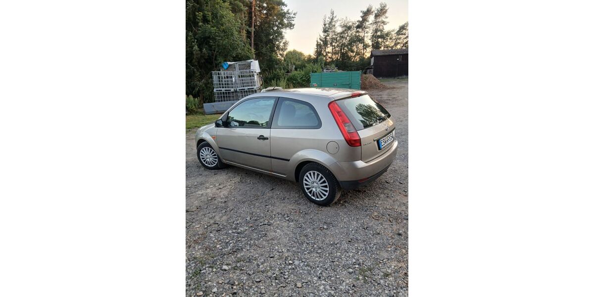 Ford Fiesta 85.000 km 850 &euro; Hessisch Lichtenau 37235
