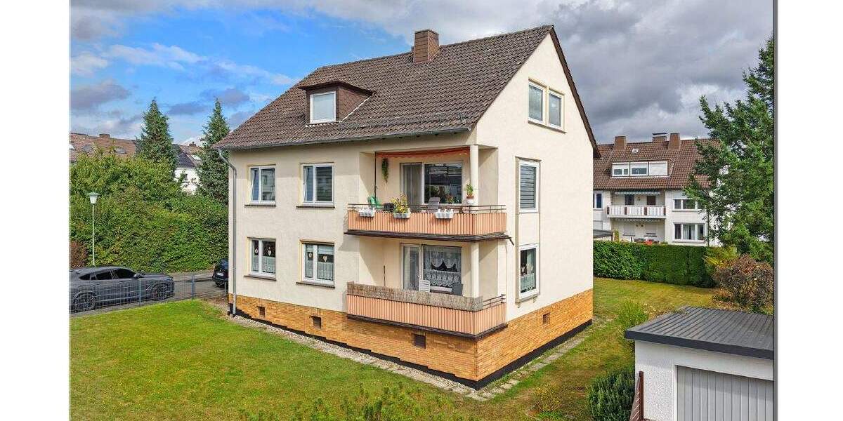 Gepflegtes 3-Familienhaus direkt am Bossentalpark mit 2 Garagen 1 zimmer