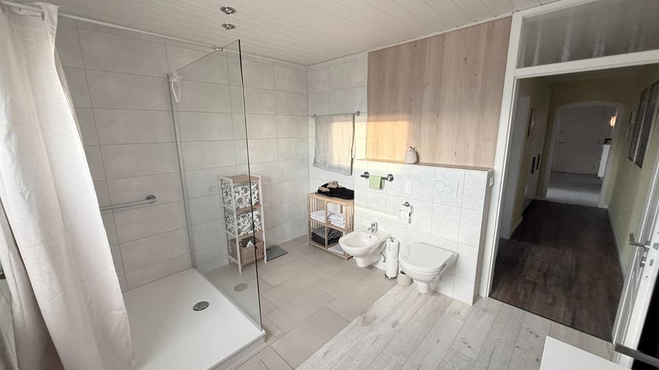 Über den Dächern von Kassel: Oberstes Geschoss mit Panoramablick 4 zimmer