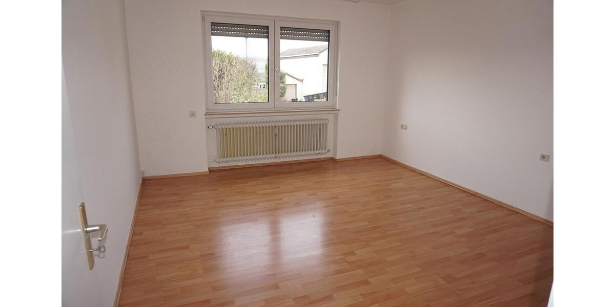 Einfamilienhaus Melsungen - 6 Zimmer, 200 m&sup2;, 1.600&euro; | Angebot:26192357