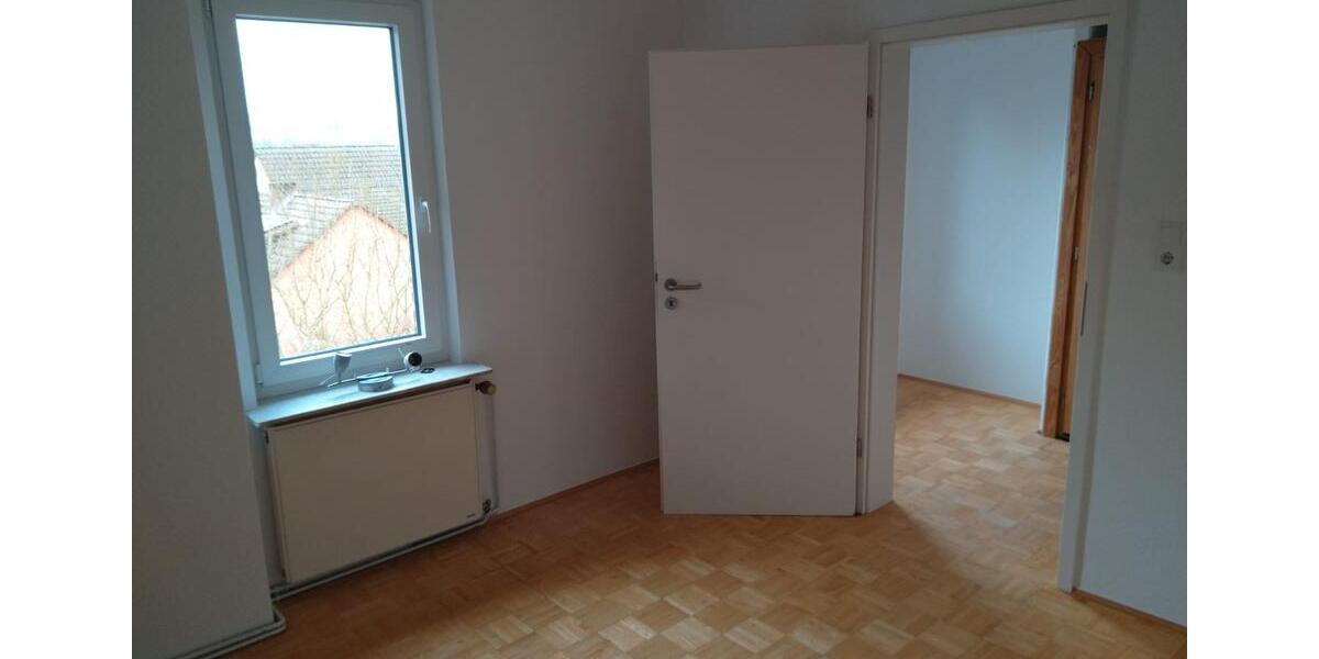 großzügige 3 ZKB Wohnung mit Dachterrasse und Stellplatz 3 zimmer