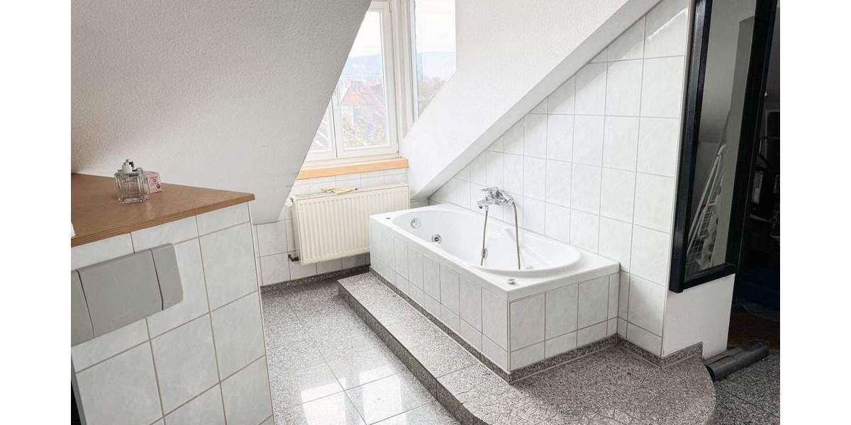 Etagenwohnung Kassel West - 3 Zimmer, 138 m&sup2;, 370.000&euro; | Angebot:26170937