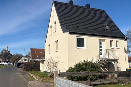 Saniertes Einfamilienhaus mit Garten & Balkon in Felsberg 8 zimmer