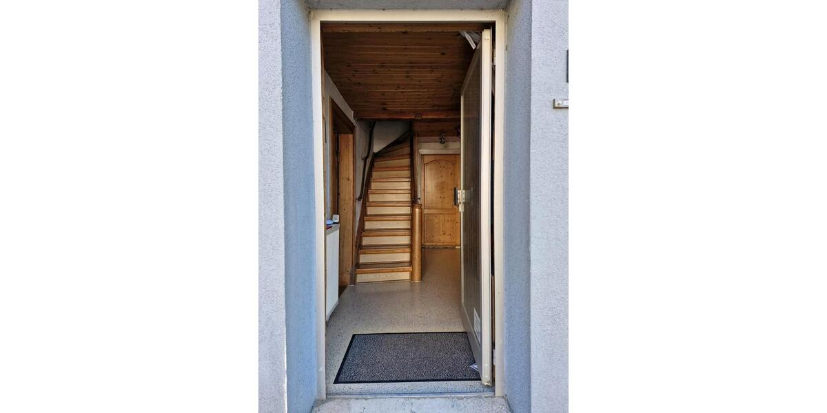 Einfamilienhaus Lohfelden - 6 Zimmer, 140 m&sup2;, 220.000&euro; | Angebot:27005236