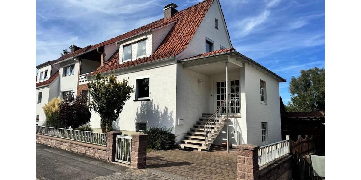 Doppelhaushälfte Witzenhausen Hundelshausen - 7 Zimmer, 160 m&sup2;, 180.000&euro; | Angebot:25175148