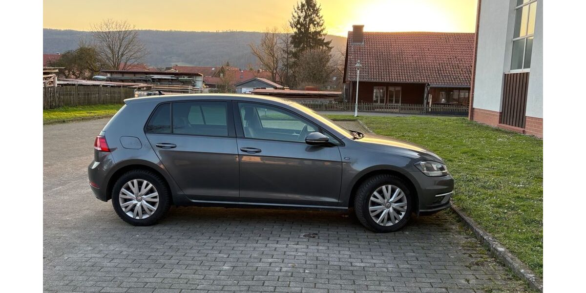 VW Golf 121.000 km 11.000 &euro; Reinhardshagen 34359