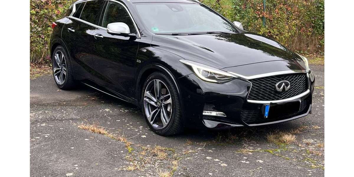 INFINITI Q30 144.005 km 17.500 € Kassel 34123