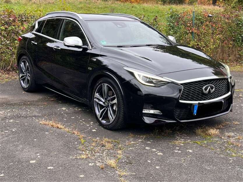 INFINITI Q30 144.005 km 17.500 € Kassel 34123