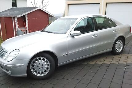 Mercedes-Benz E 200 111.000 km 6.300 &euro; Niedenstein 34305