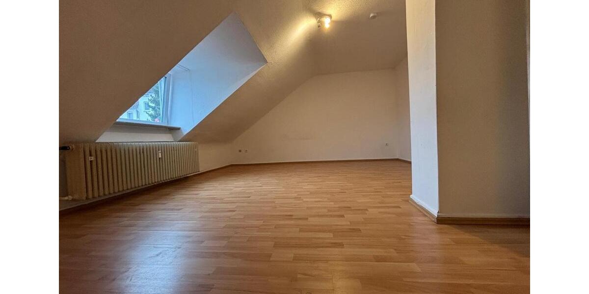 Dachgeschoßwohnung Kassel Fasanenhof - 26 Zimmer, 85 m&sup2;, 690&euro; | Angebot:25975715