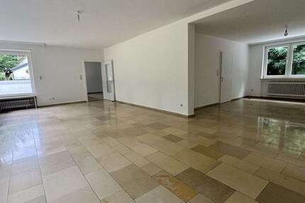 Haus zum Mieten in Hofgeismar 1.500 € 205 m²