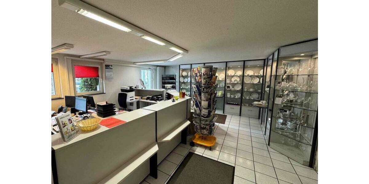 Laden - Büroflache mit Ausstellung oder Lagerfläche 4 zimmer